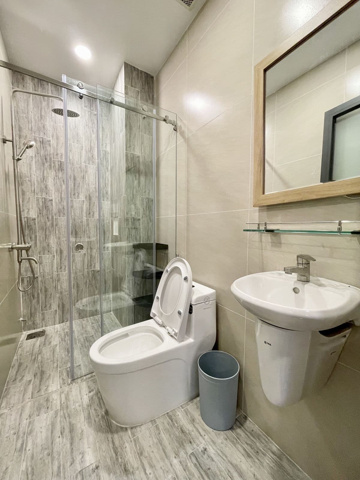 Room N — Grand Suite 6