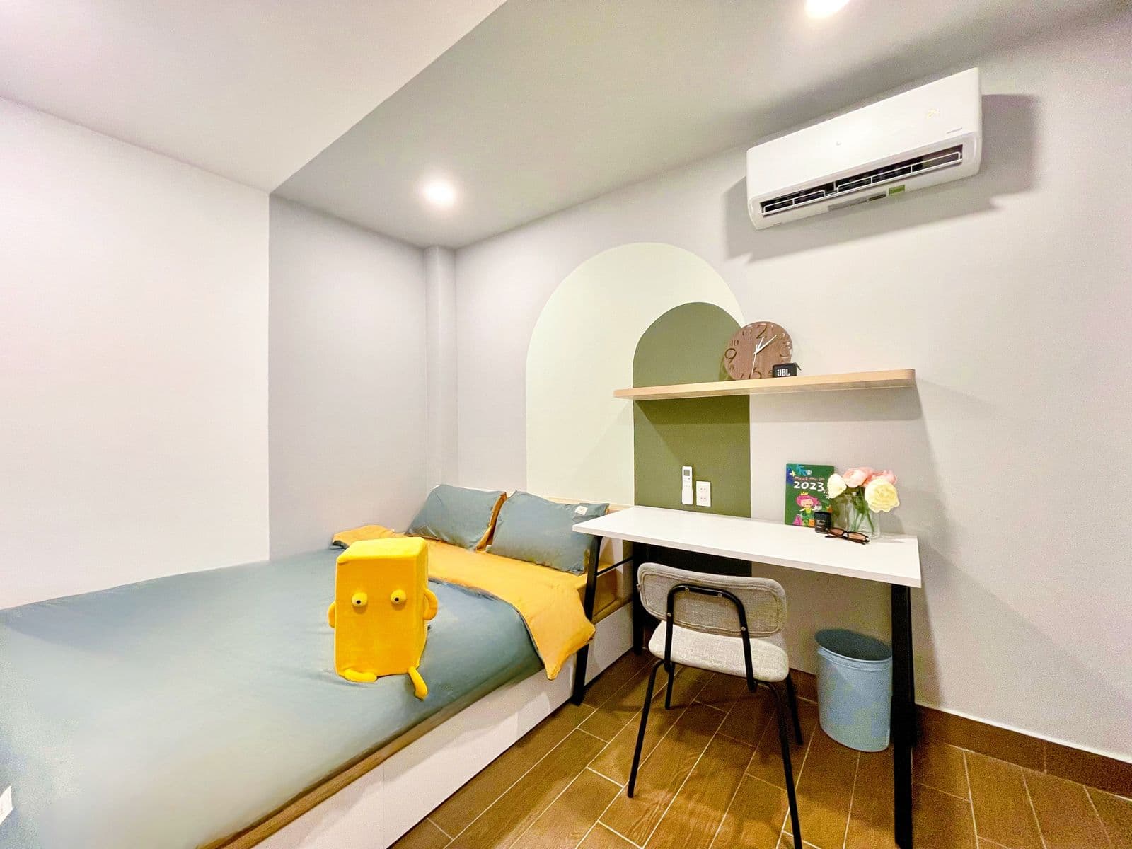 Room R — Ensuite Room 2