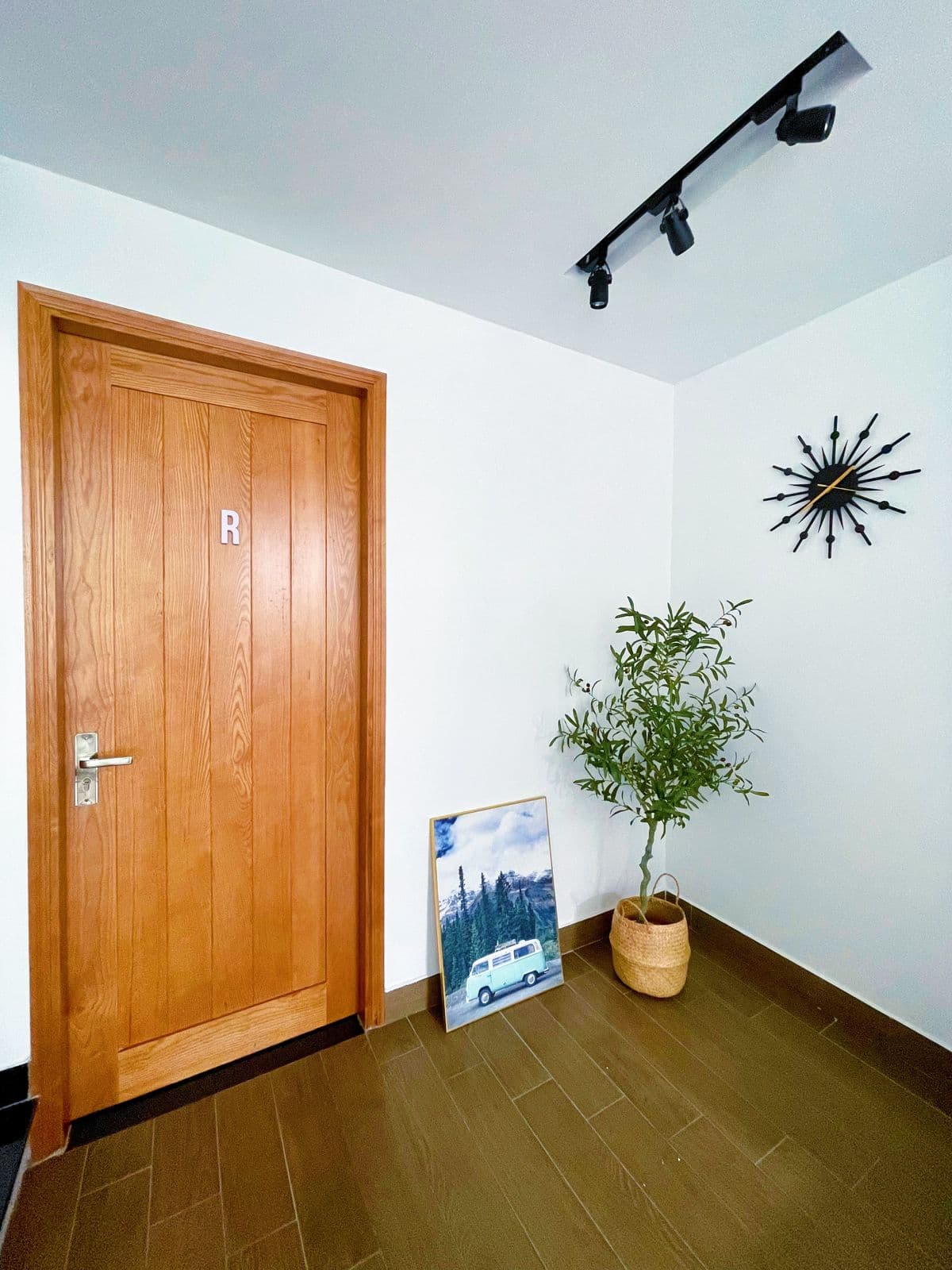 Room R — Ensuite Room 4