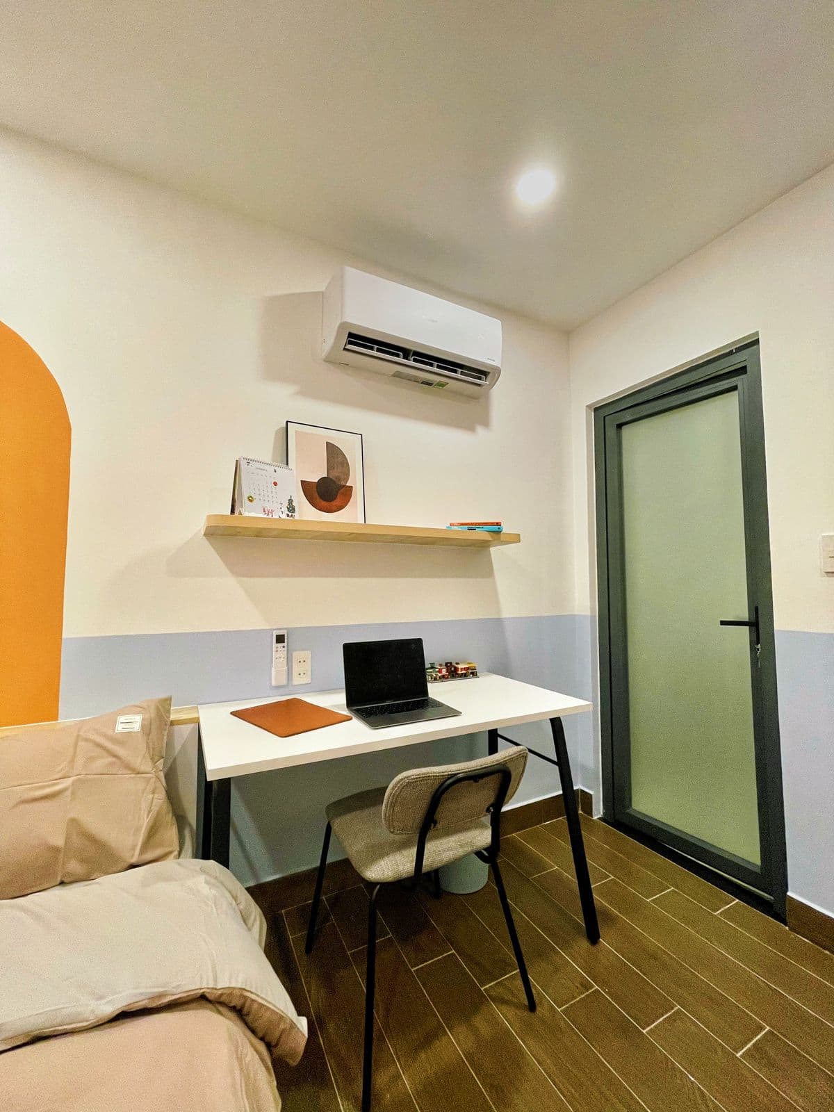 Room W — Rooftop Retreat 4