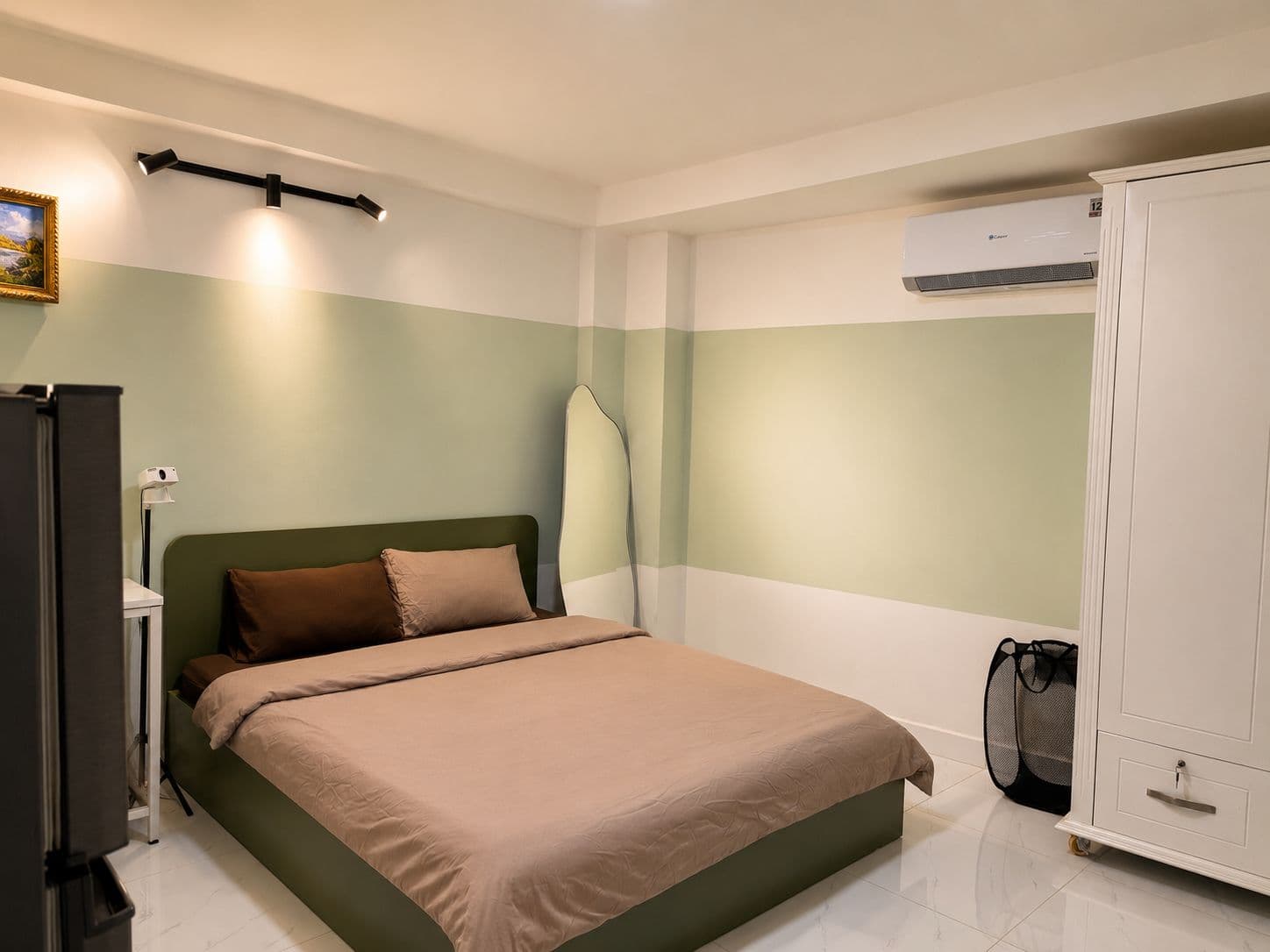 Room C — Hideout Haven 3