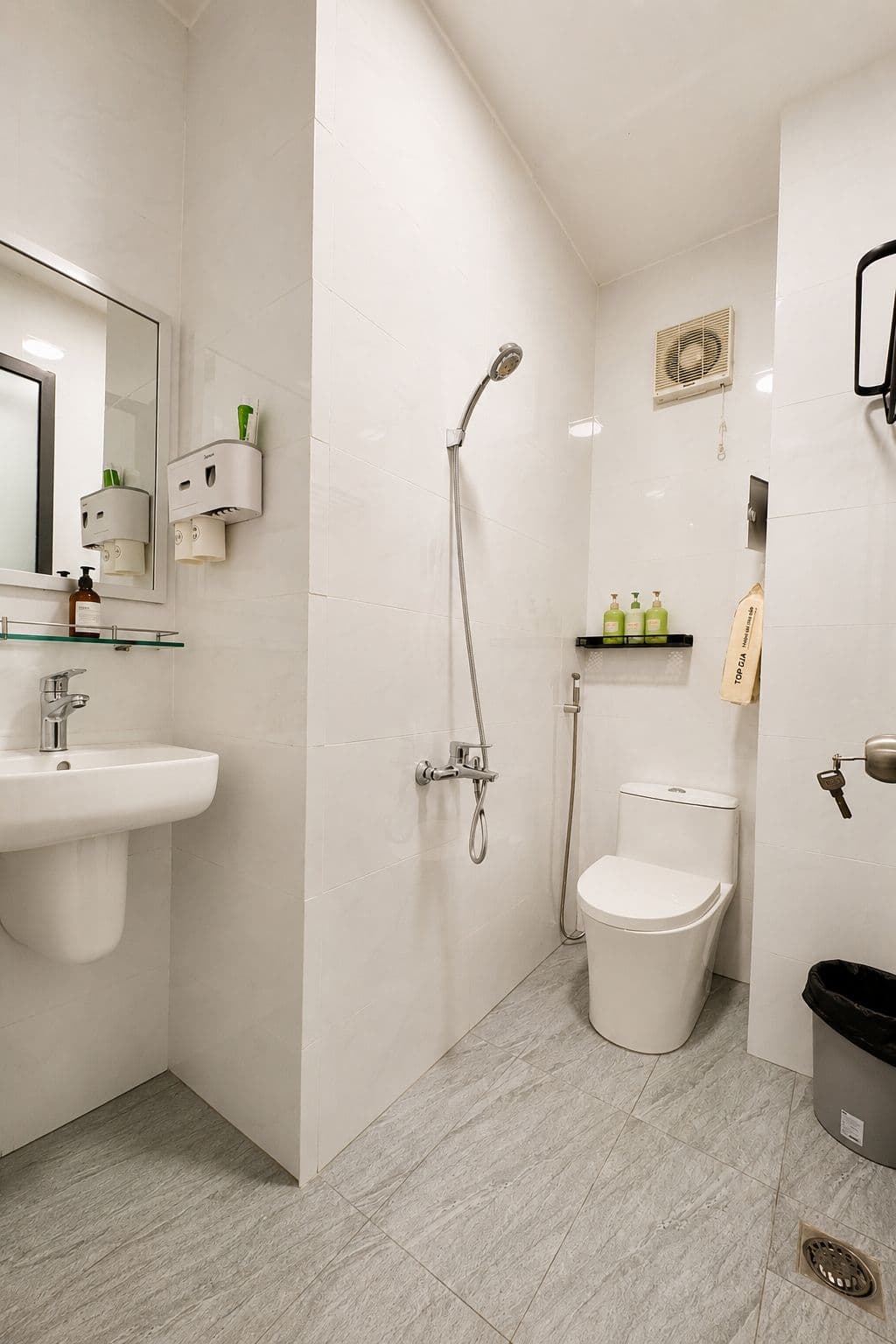 Room S — Serene Suite thumbnail 7