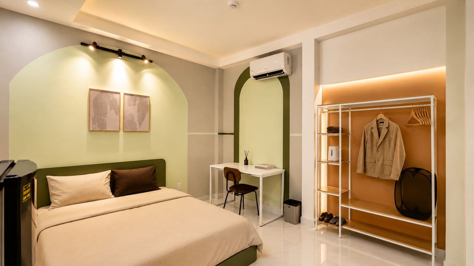 Room T — Urban Oasis 2