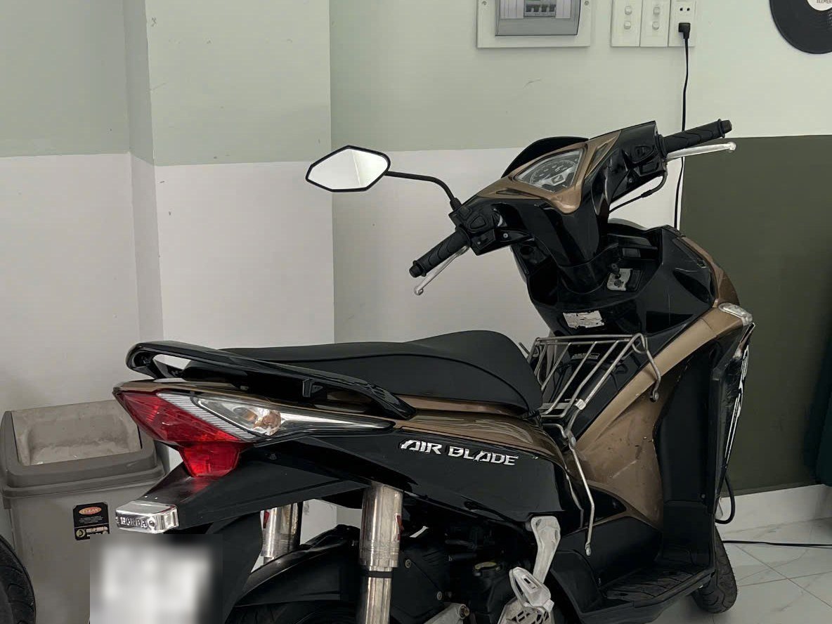 Motorbike rental at the house (paid — Air Blade / Liberty / Cub)